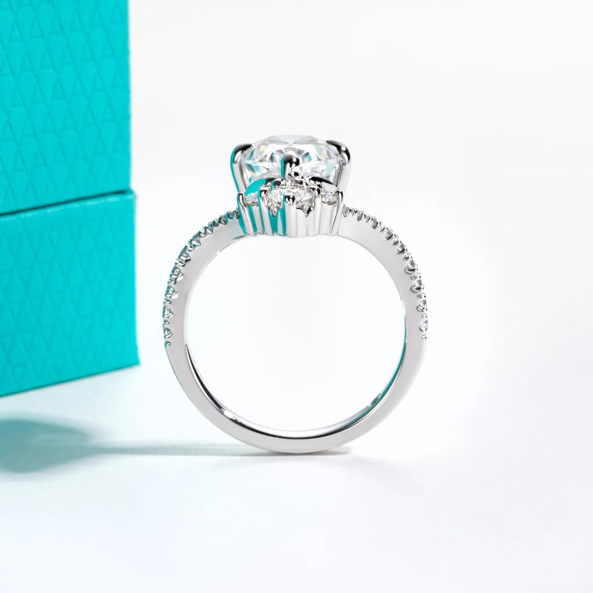 3ct oval moissanite V-shape engagement ring, side profile, S925 silver — Aurora Moissanite