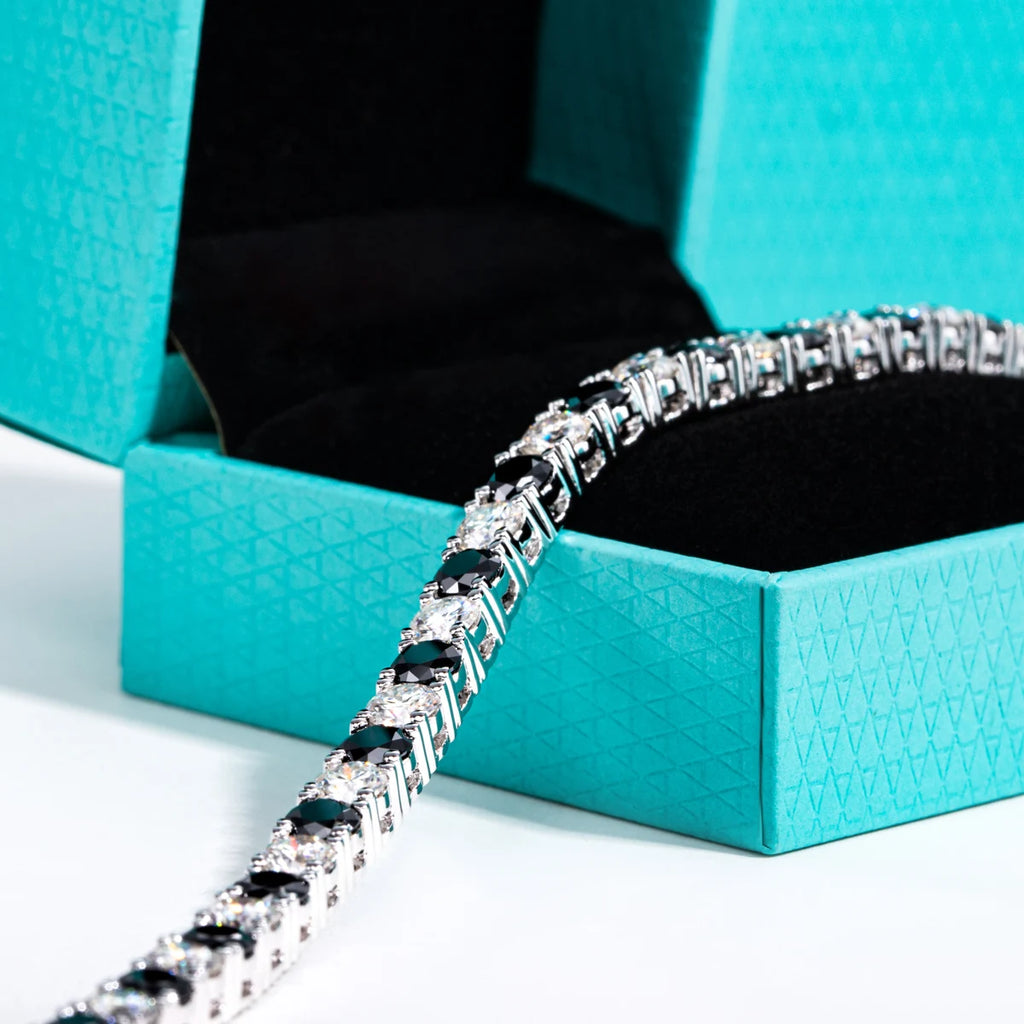 Black moissanite tennis bracelet 4mm, shared prong setting detail — Aurora Moissanite