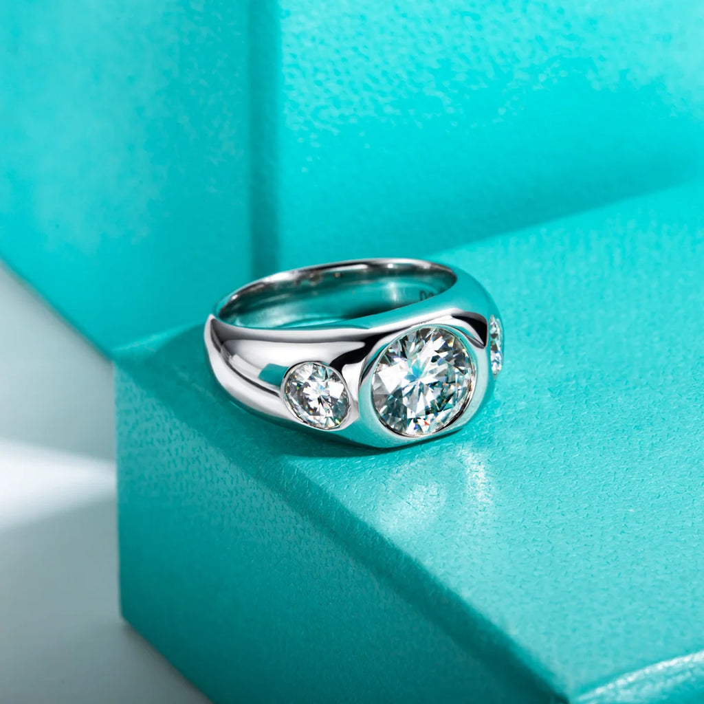 Moissanite 3cttw D color VVS1 men's ring, 18K gold — Aurora Moissanite