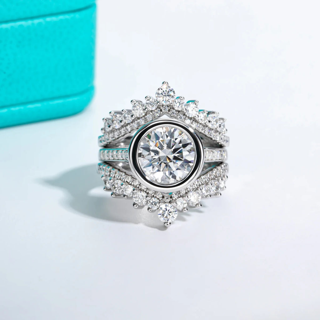 The Nox Ring lifestyle — black moissanite bezel ring worn on finger — Aurora Moissanite