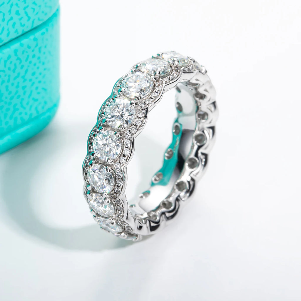 Dense pavé moissanite band 5.5cttw D color VVS1, mixed stone sizes detail — Aurora Moissanite