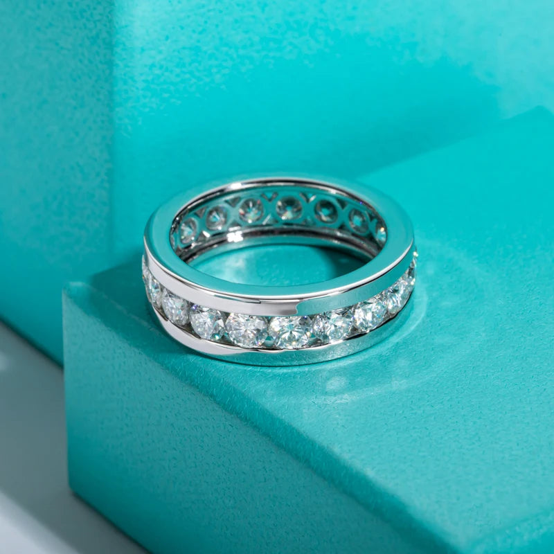 4mm moissanite eternity band, side profile, S925 — Aurora Moissanite