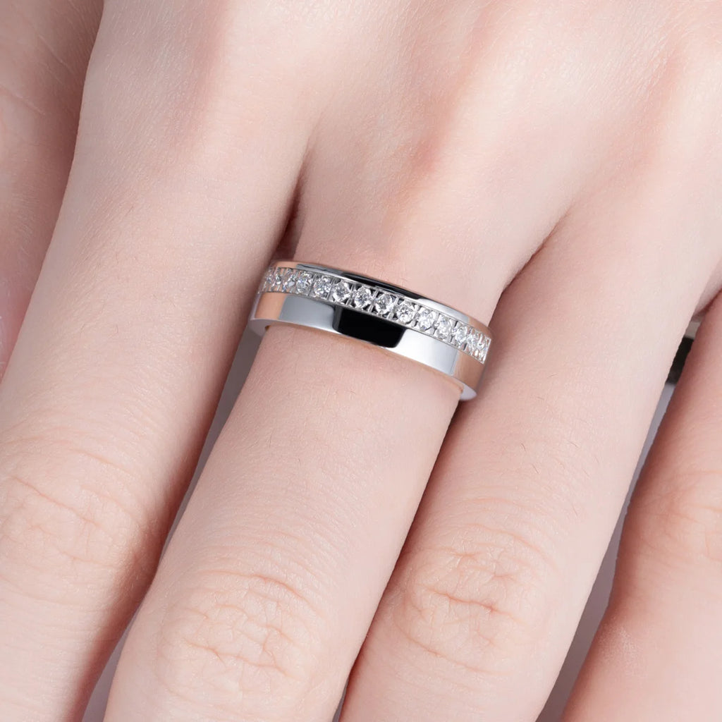 The Moss Band — moissanite wedding band, S925, sizes 6–12 — Aurora Moissanite
