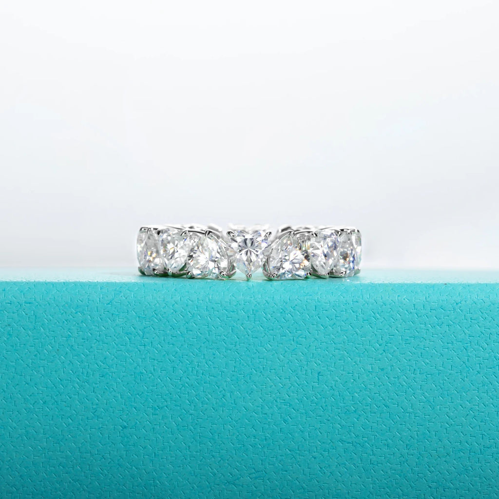 Heart cut moissanite eternity band 5mm, D color VVS1, stone detail — Aurora Moissanite
