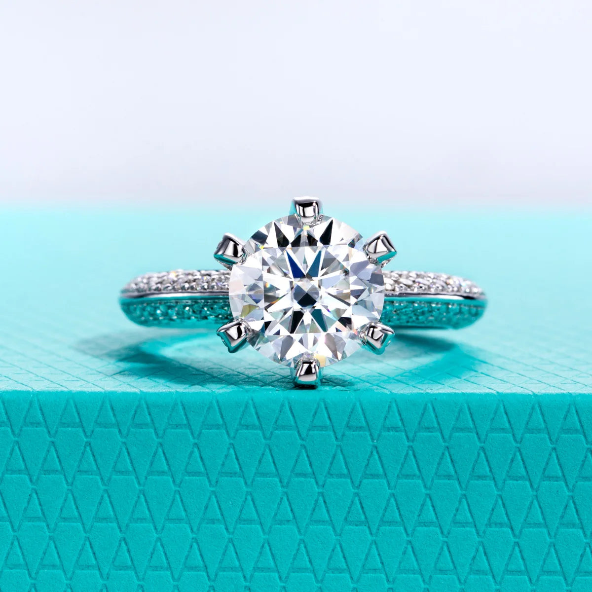 The Wyre Ring — 3ct round moissanite, 18K gold, front view — Aurora Moissanite