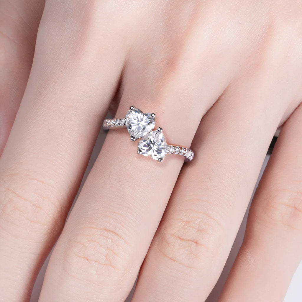 Heart moissanite toi et moi ring top view, matching hearts side by side — Aurora Moissanite