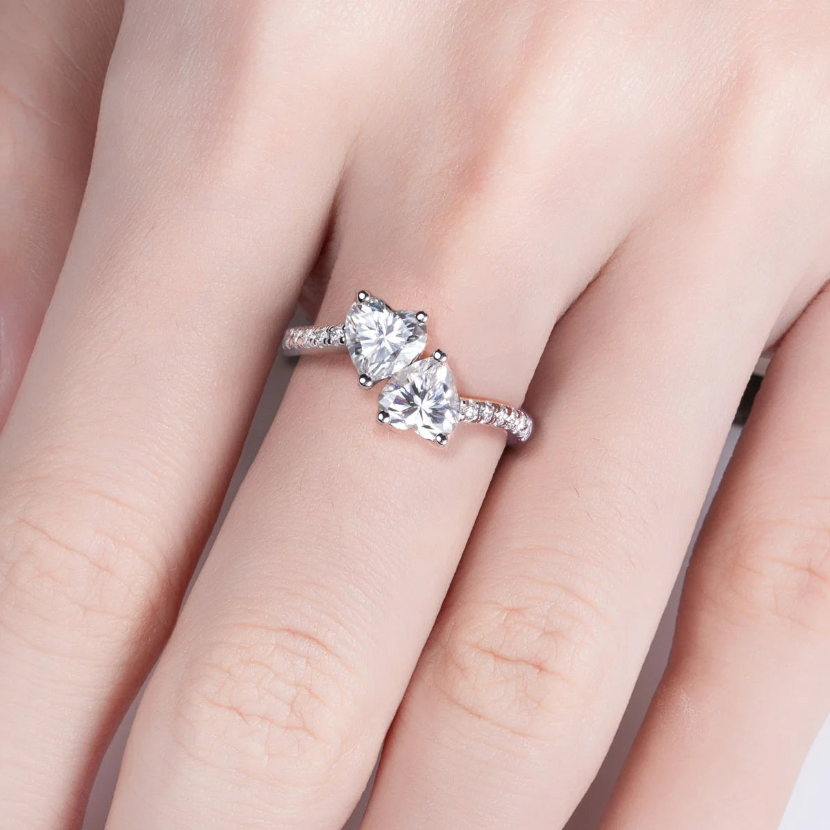 Heart moissanite toi et moi ring top view, matching hearts side by side — Aurora Moissanite