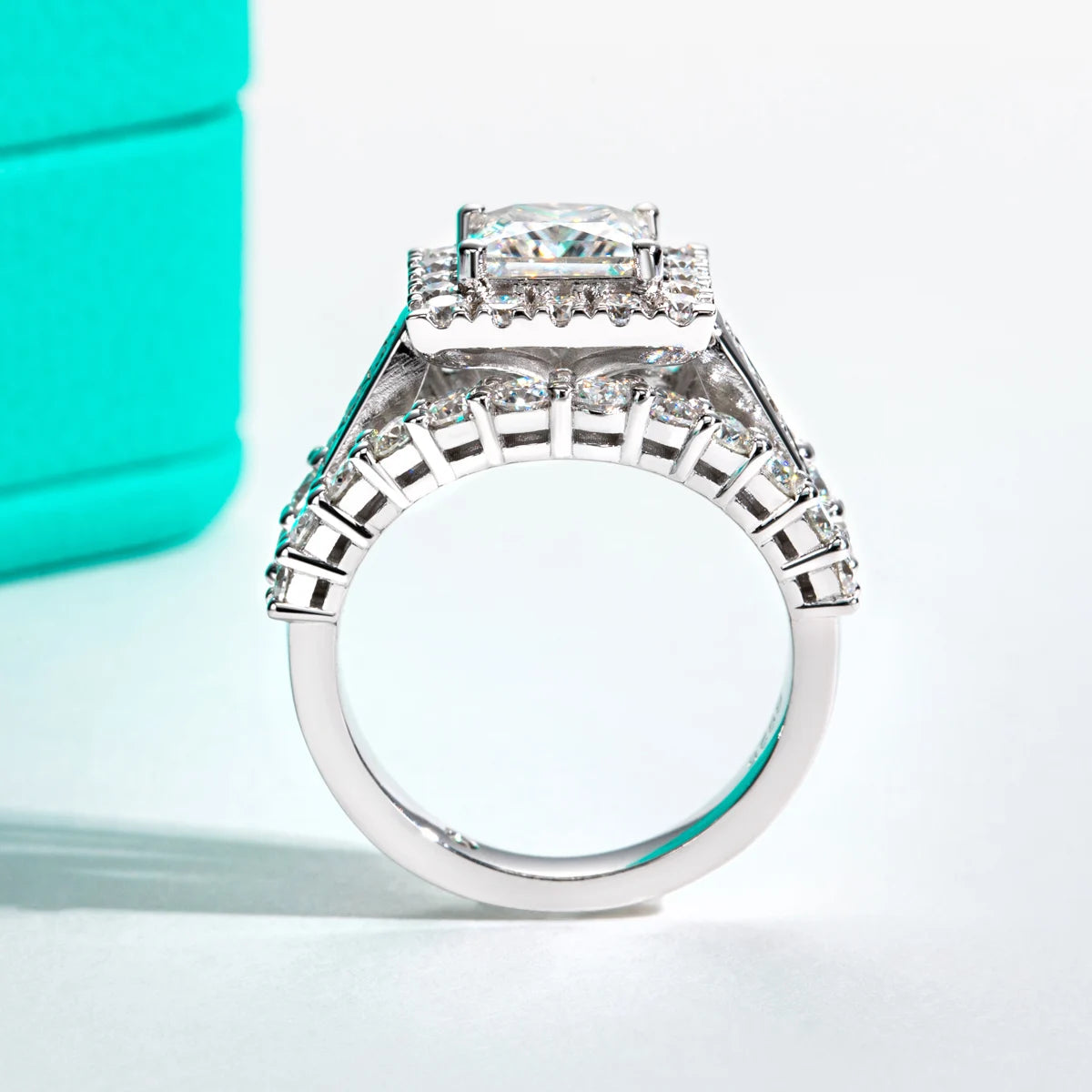 Princess cut moissanite 3.884cttw D color VVS1 with accent stones, detail — Aurora Moissanite