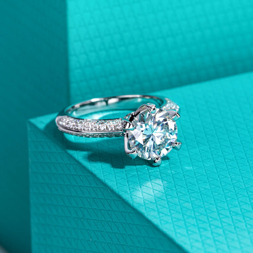 Round moissanite 3ct D color VVS1, 18K gold prong solitaire — Aurora Moissanite