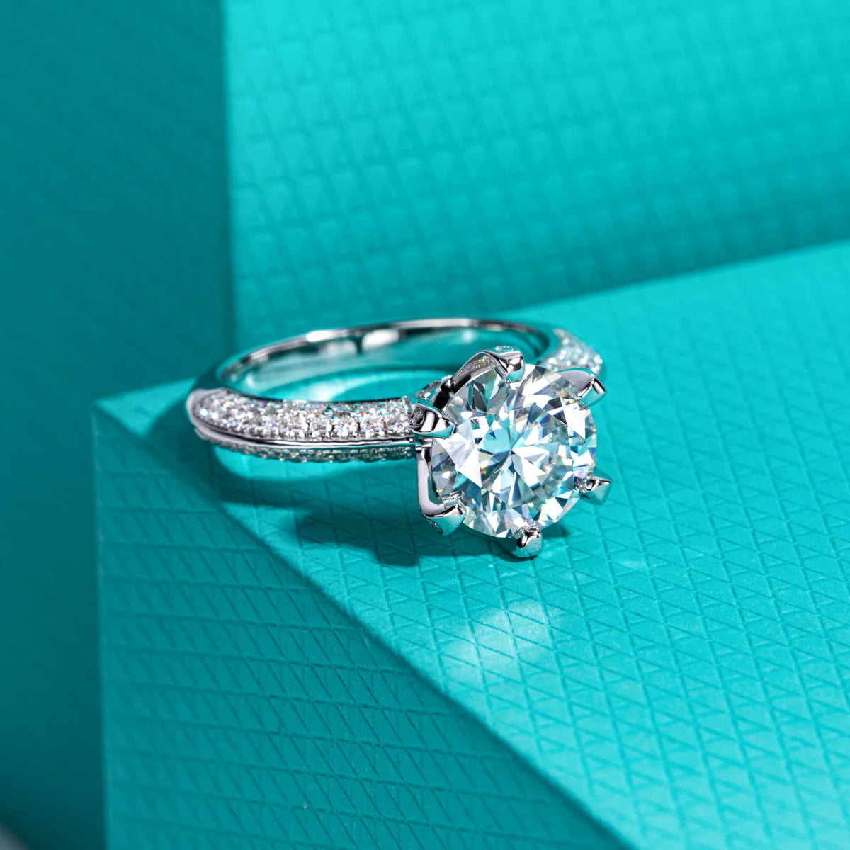Round moissanite 3ct D color VVS1, 18K gold prong solitaire — Aurora Moissanite