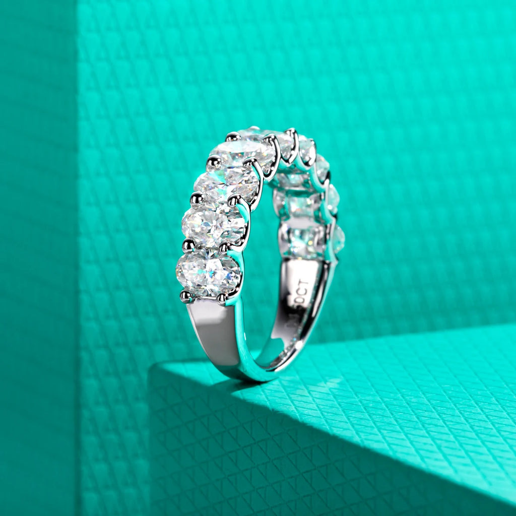 Oval moissanite wedding band, side profile, S925 sterling silver — Aurora Moissanite
