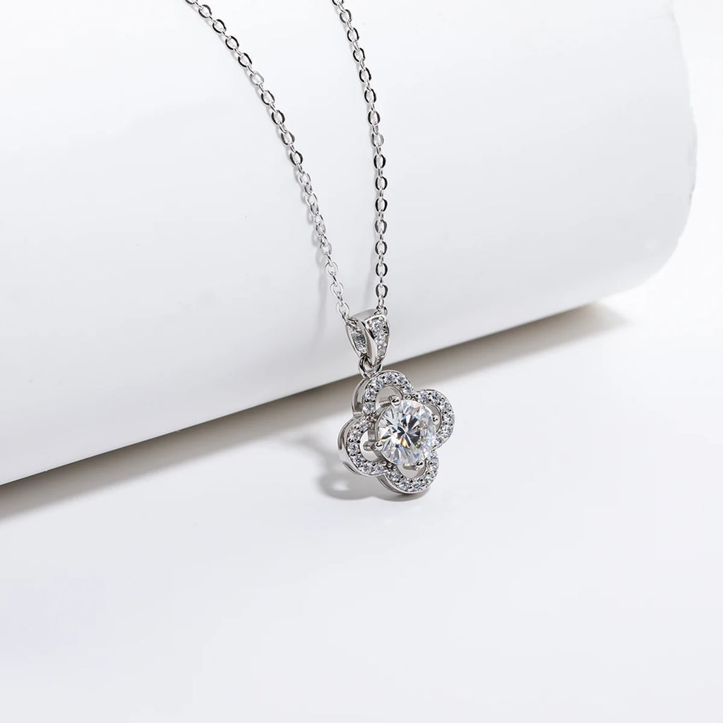 Moissanite halo pendant 1ct D color VVS1, flower design detail — Aurora Moissanite