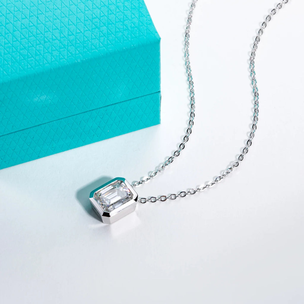 AnuJewel 0.6ct/1ct/2ct/3ct D Color Emerald Cut Moissanite Bezel Pendant Necklace 925 Sterling Silver Jewelry Gifts for Women