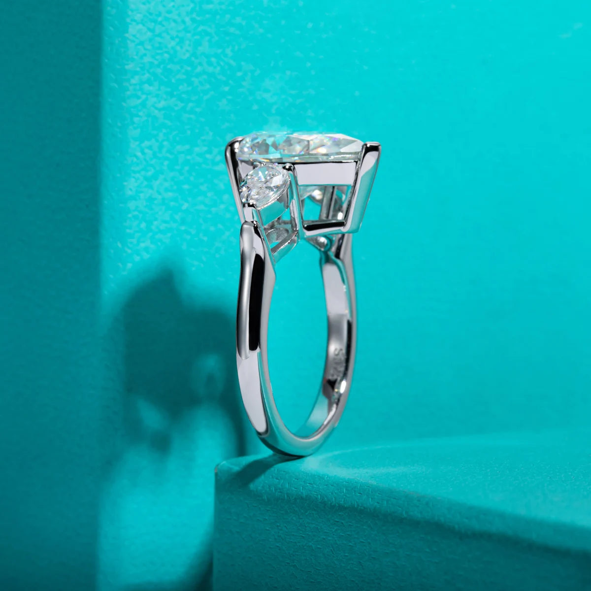 6cttw pear moissanite ring, side profile, 18K gold plated sterling silver — Aurora Moissanite