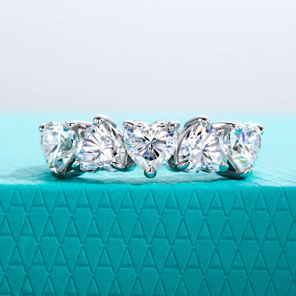 The Bloom Band — 2.5ct heart moissanite ring, front view, 18K gold plated — Aurora Moissanite