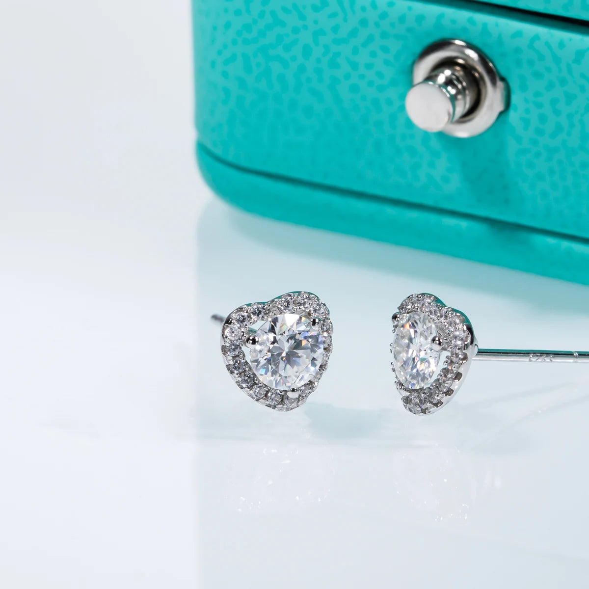 AnuJewel 1cttw D Color Moissanite Halo Earrings 925 Sterling Silver 18k Gold Plated Heart Stud Earring for Women Jewelry Gifts