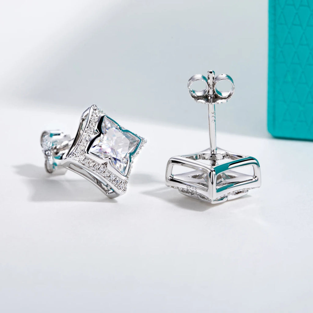 Four-leaf clover moissanite 2.4cttw D color VVS1, princess cut — Aurora Moissanite