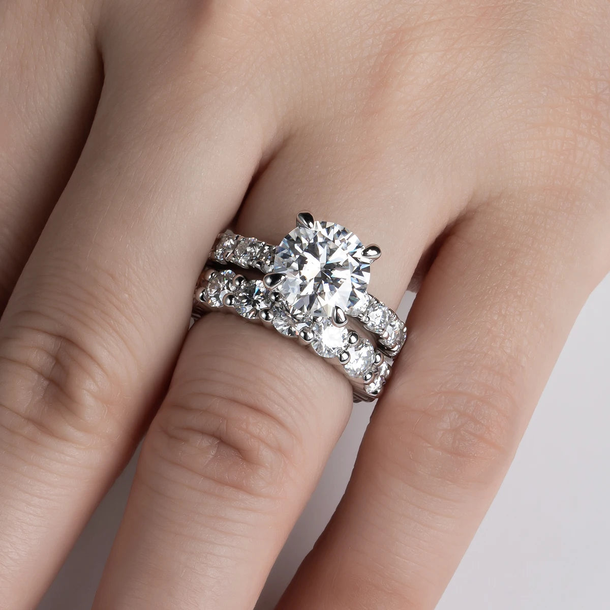 The Enne Ring worn — 3.5ct moissanite ring set, S925, sizes 4–10 — Aurora Moissanite