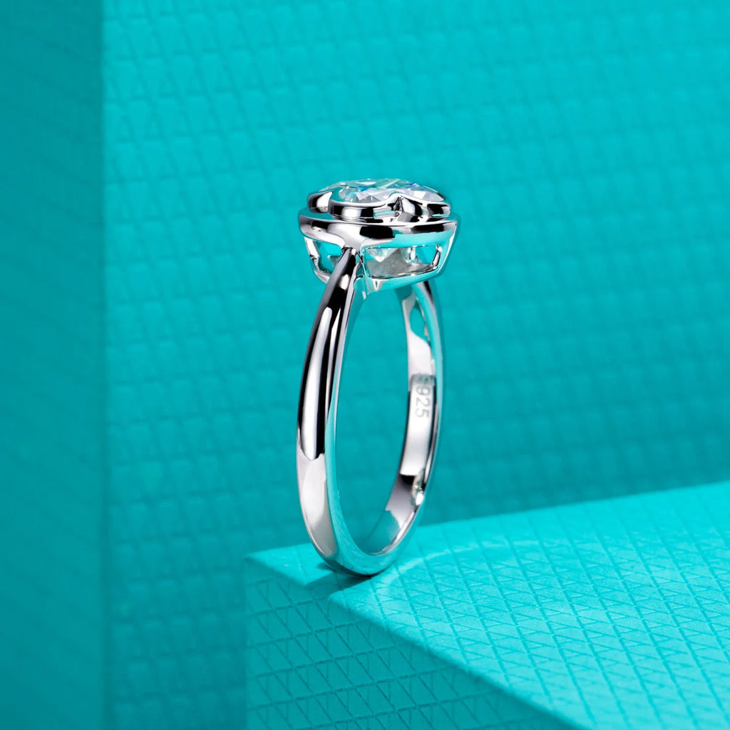 2ct four-leaf clover moissanite bezel ring, side profile, S925 silver — Aurora Moissanite