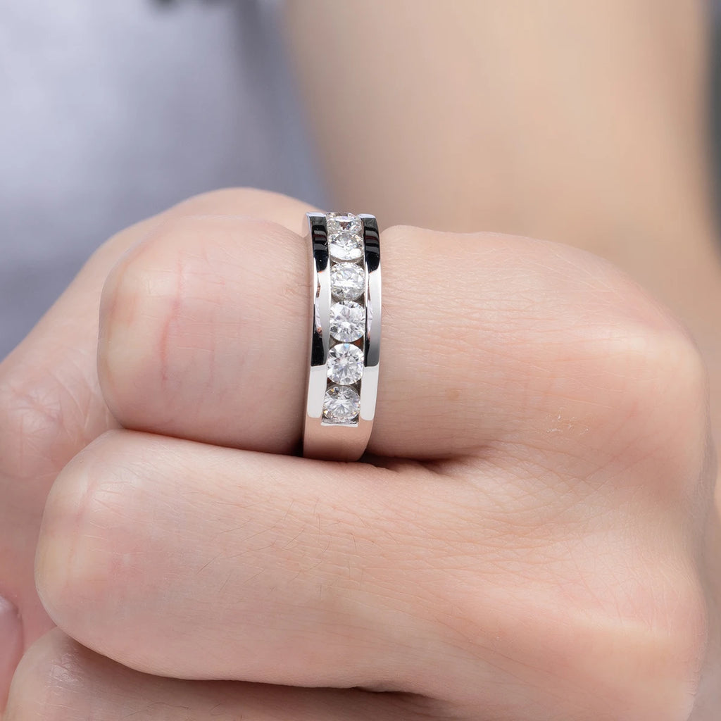 4mm moissanite band top view, eternity style — Aurora Moissanite