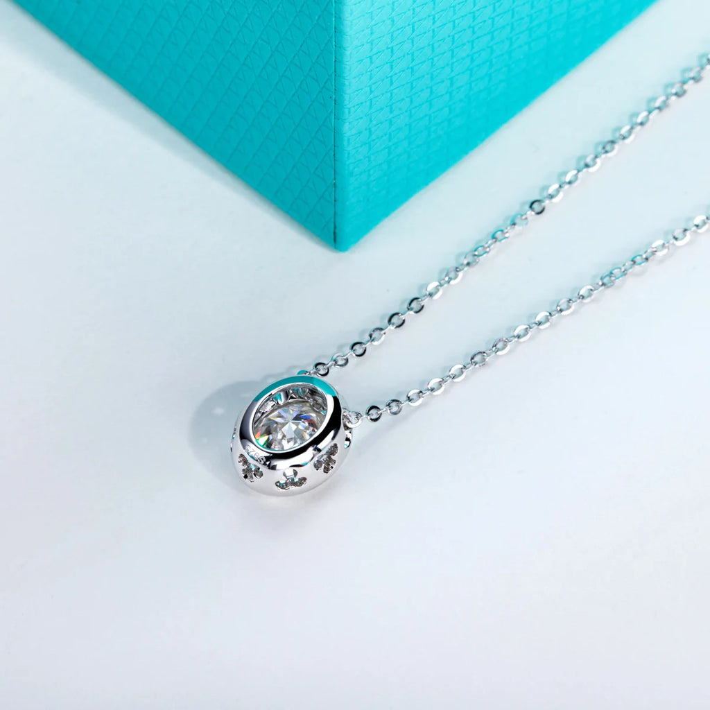 AnuJewel 0.5ct/1ct/2ct/3ct D Color Oval Cut Moissanite Bezel Pendant Necklace 925 Sterling Silver Valentine's Day for Women
