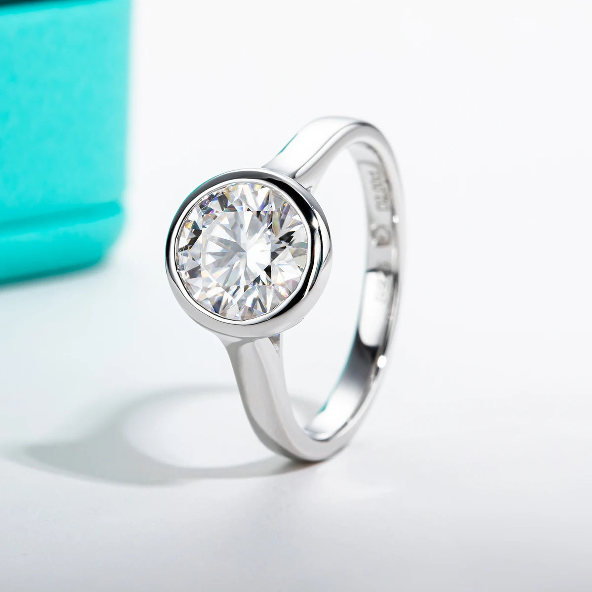 Round moissanite D color VVS1 bezel ring, available in 1ct 2ct 3ct — Aurora Moissanite