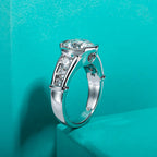 Round moissanite 3ct D color VVS1, 18K gold unisex ring — Aurora Moissanite