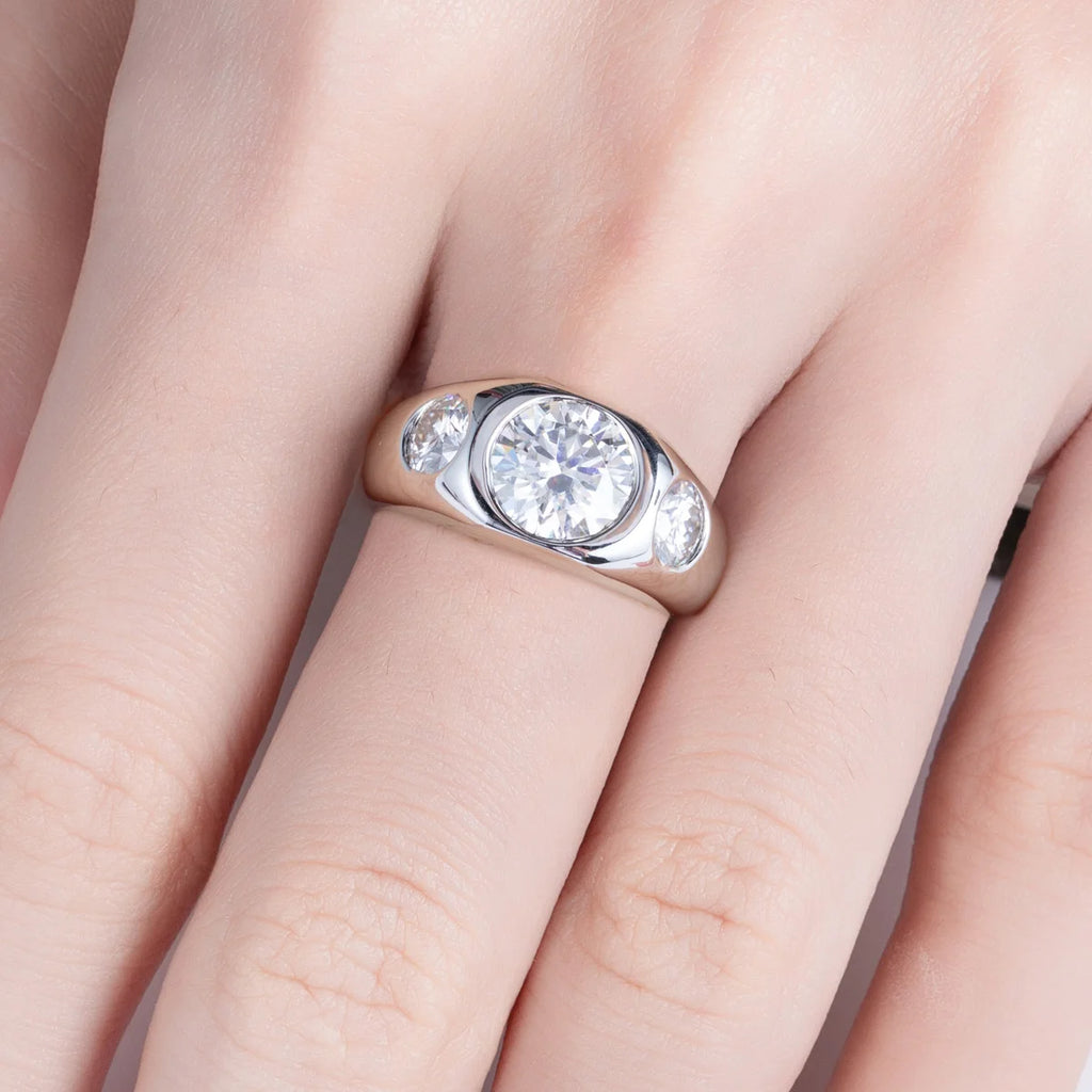 Moissanite men's ring top view, 3cttw D color 18K gold — Aurora Moissanite