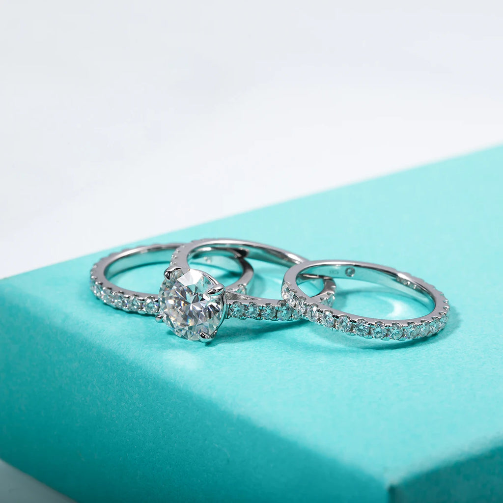 The Maren Ring lifestyle — moissanite bridal set worn on finger — Aurora Moissanite