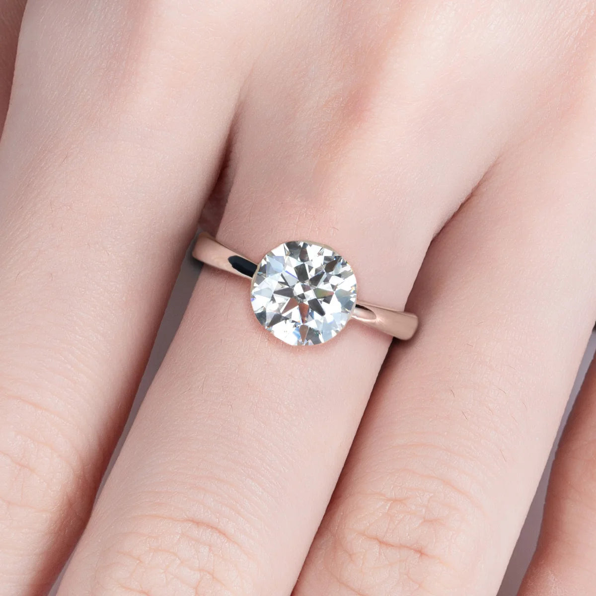Invisible setting moissanite ring top view, 2ct or 3ct no visible prongs — Aurora Moissanite
