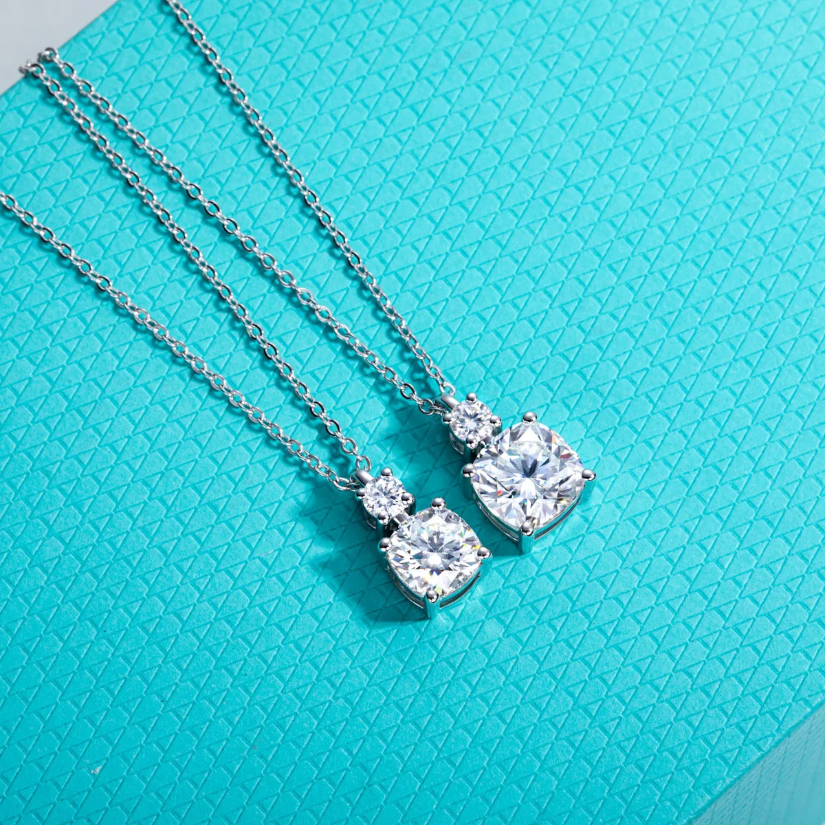 2.5ct cushion moissanite pendant necklace, side angle, S925 silver — Aurora Moissanite