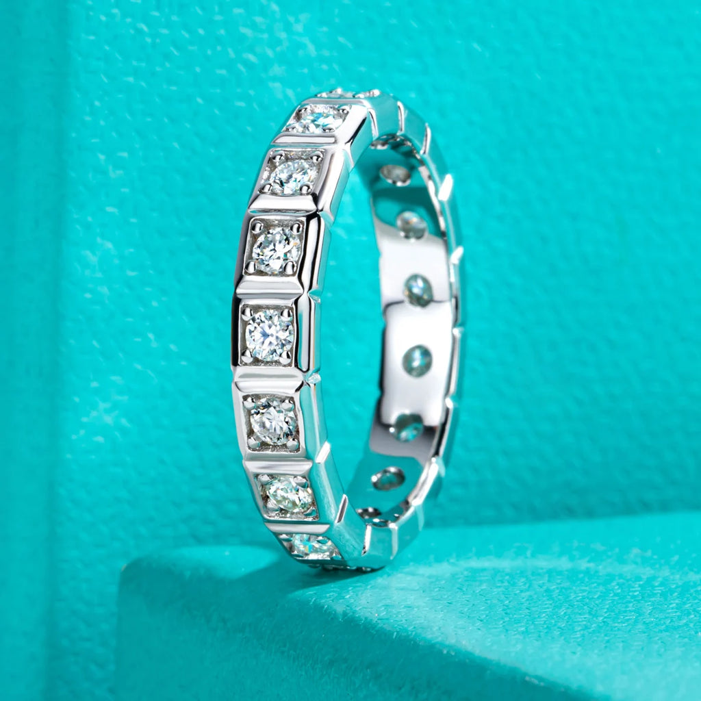 Princess cut moissanite eternity band 2.2mm D color VVS1, square facets detail — Aurora Moissanite