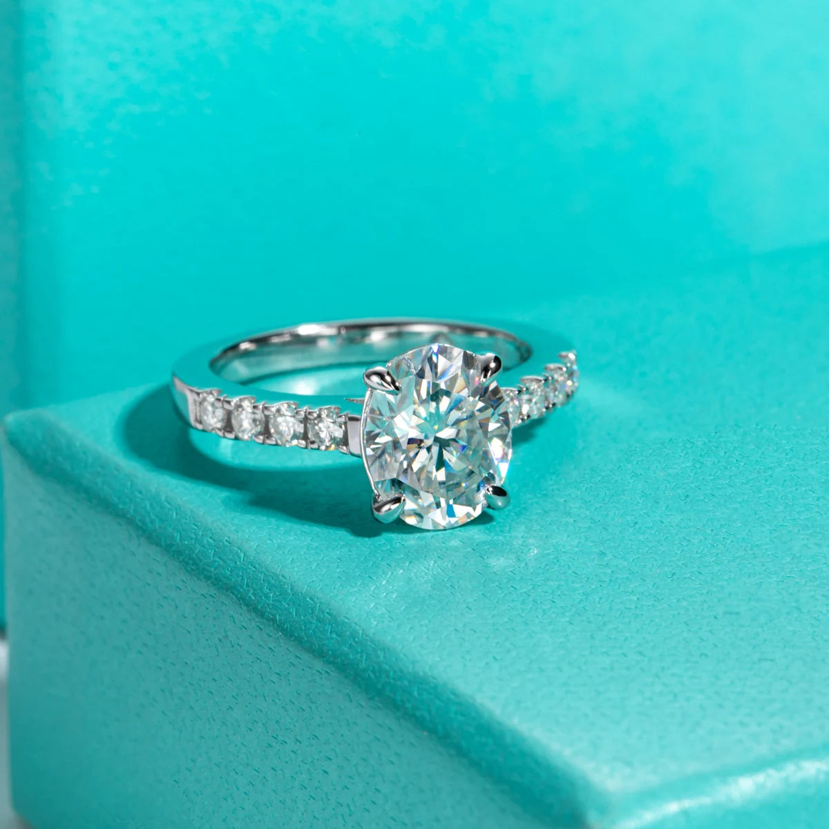 3ct oval moissanite ring, side profile, S925 sterling silver — Aurora Moissanite