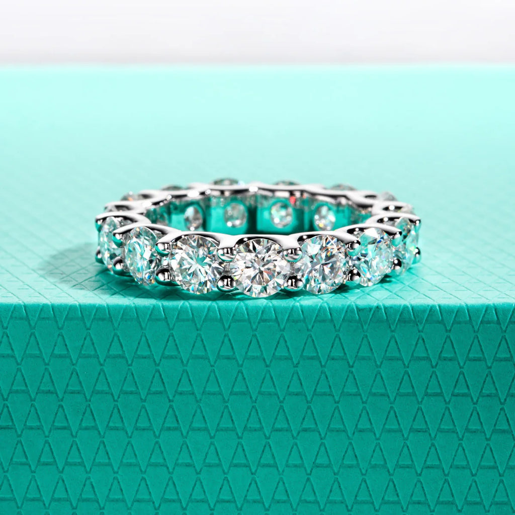 The Loop Band — 4.5mm moissanite eternity ring, front view, S925 silver — Aurora Moissanite